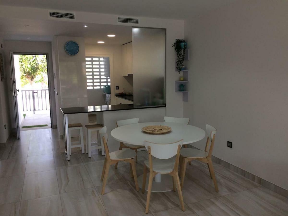 Exclusive New Apartment On The Beach Пилар де ла Орадада Екстериор снимка